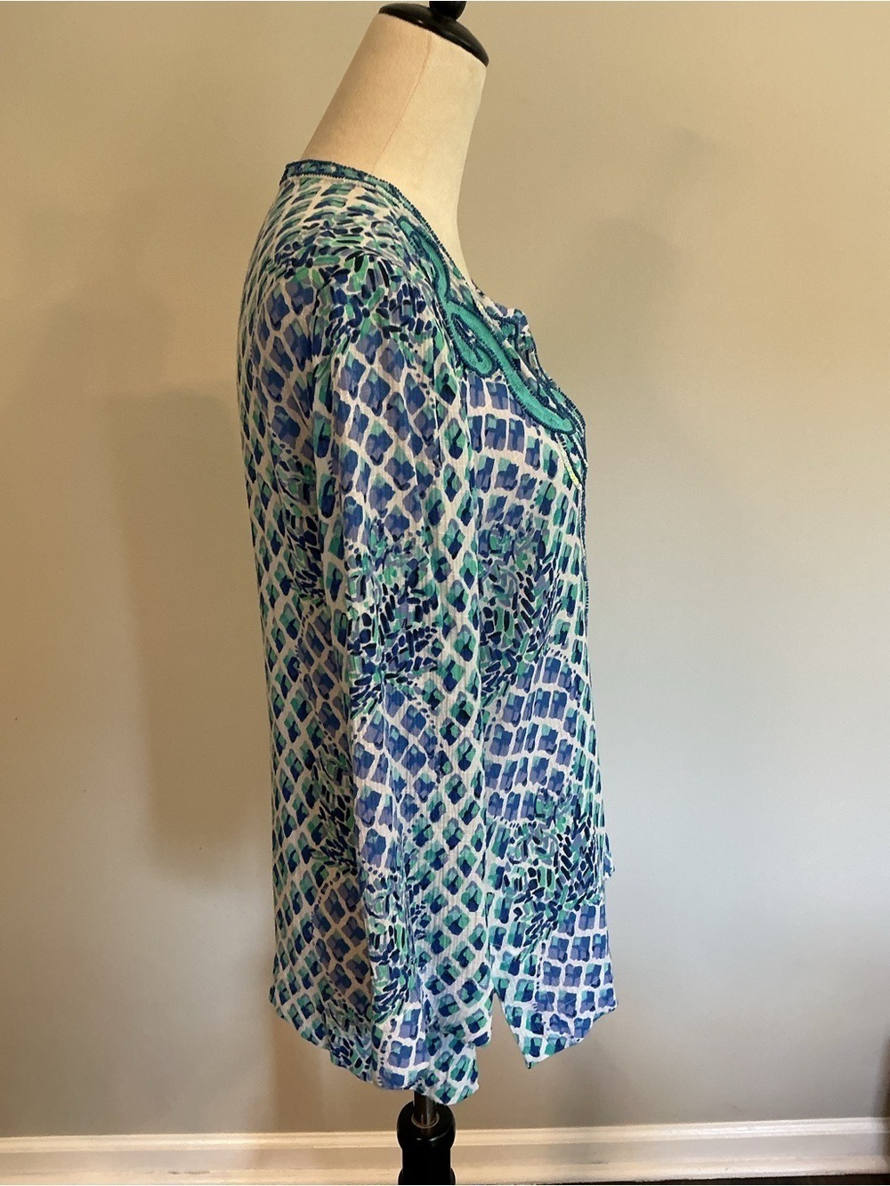 Lilly Pulitzer Amelia Island Embroidered Tunic - Picture 9 of 15